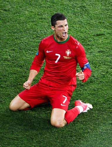 篮球勇士队内三分比赛，球星夺冠