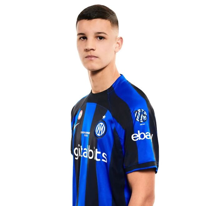 詹姆斯放弃得分上双记录，最后一传助攻八村垒绝杀，湖人险胜猛龙