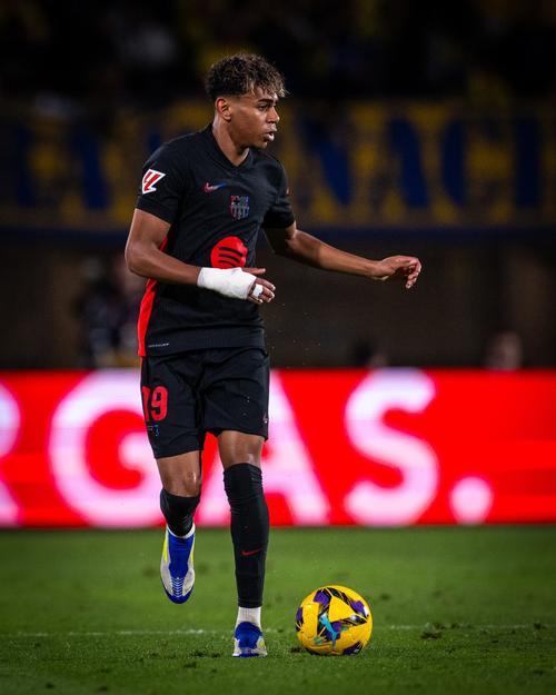 中足联：2025赛季中国足球职业联赛颁奖会将于明晚进行