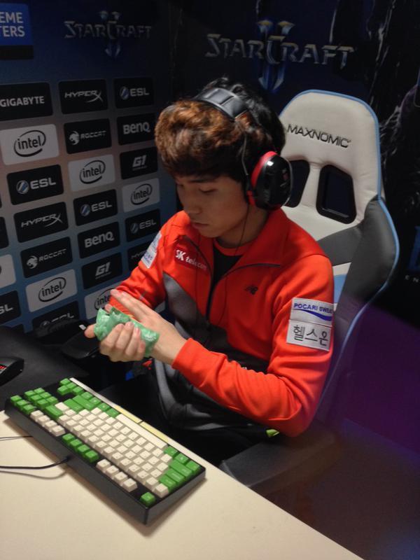 BLG赛后群访：过去一个月来回奔波，选手们很辛苦