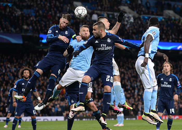 心念老东家！奥斯卡社媒晒照观看海港vs柔佛亚冠比赛