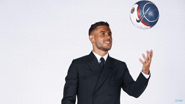 记者：若国足明年热身没惨案或大事故，邵佳一至少干到亚洲杯结束